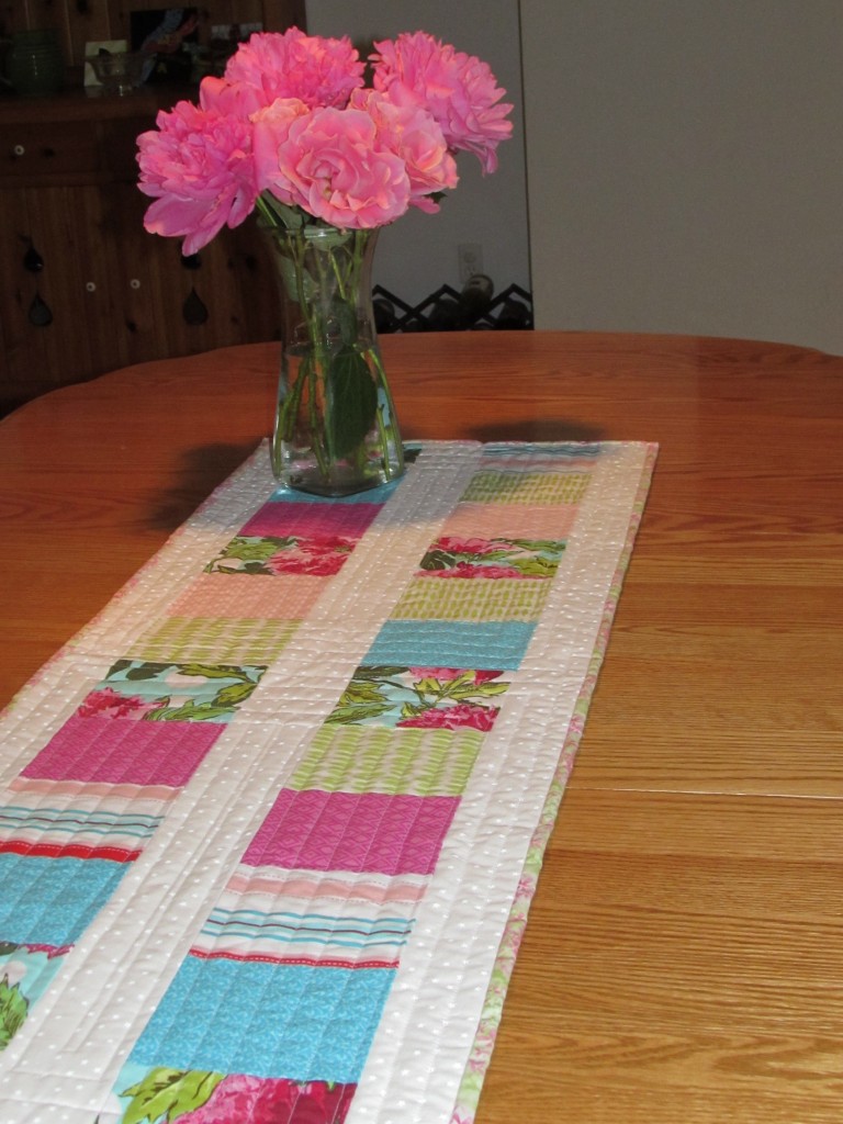Mother's Day Tablerunner May, 2014
