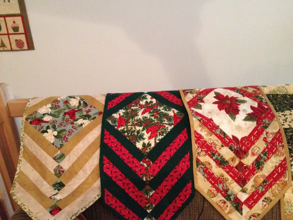 Holiday Table Runner Gifts; Dec 2012